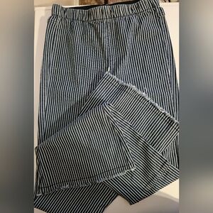 Vantage Striped Blue and White Ladys  Wide Leg bottom blue jeans. Size M Pull Up